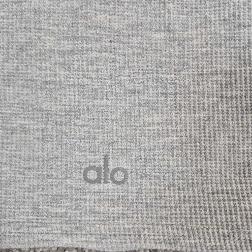ALO Yoga measurements photos